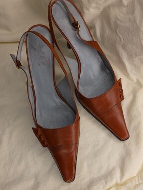 B C B G  Tan Pointed Toe Leather Slingback Heels